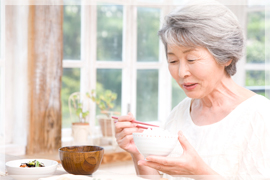 食事の時に入れ歯が痛い理由